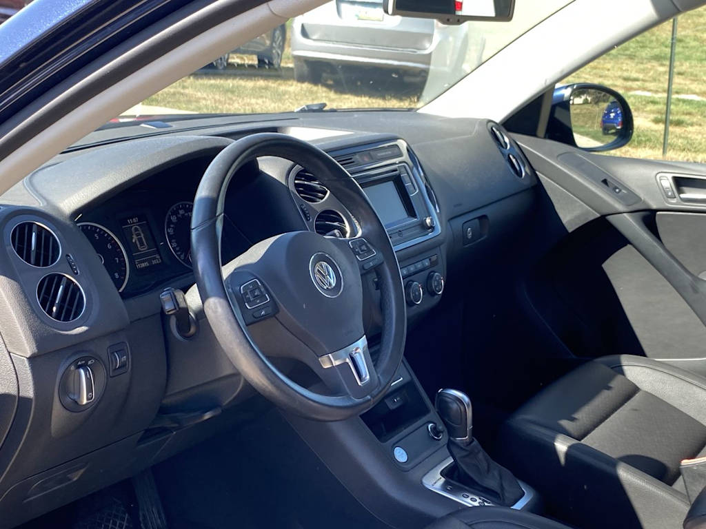 Thumbnail: 2016 Volkswagen Tiguan - 2