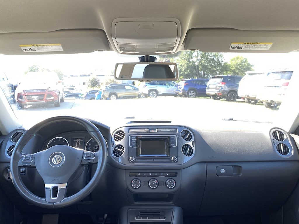 Thumbnail: 2016 Volkswagen Tiguan - 9