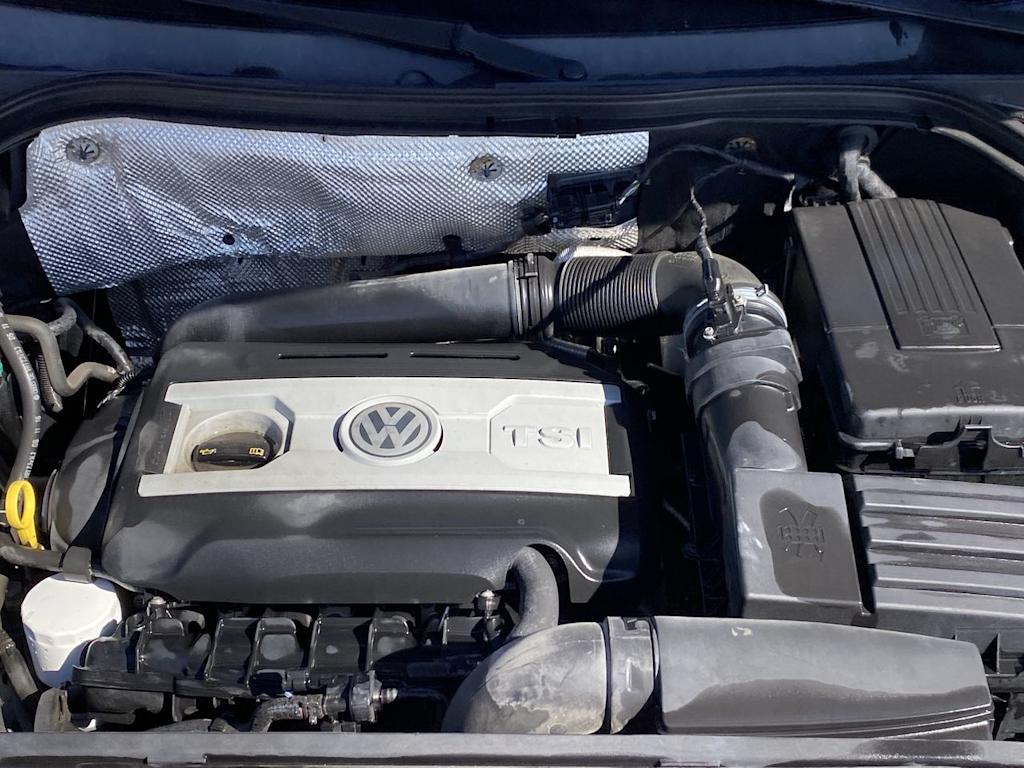 Thumbnail: 2016 Volkswagen Tiguan - 8