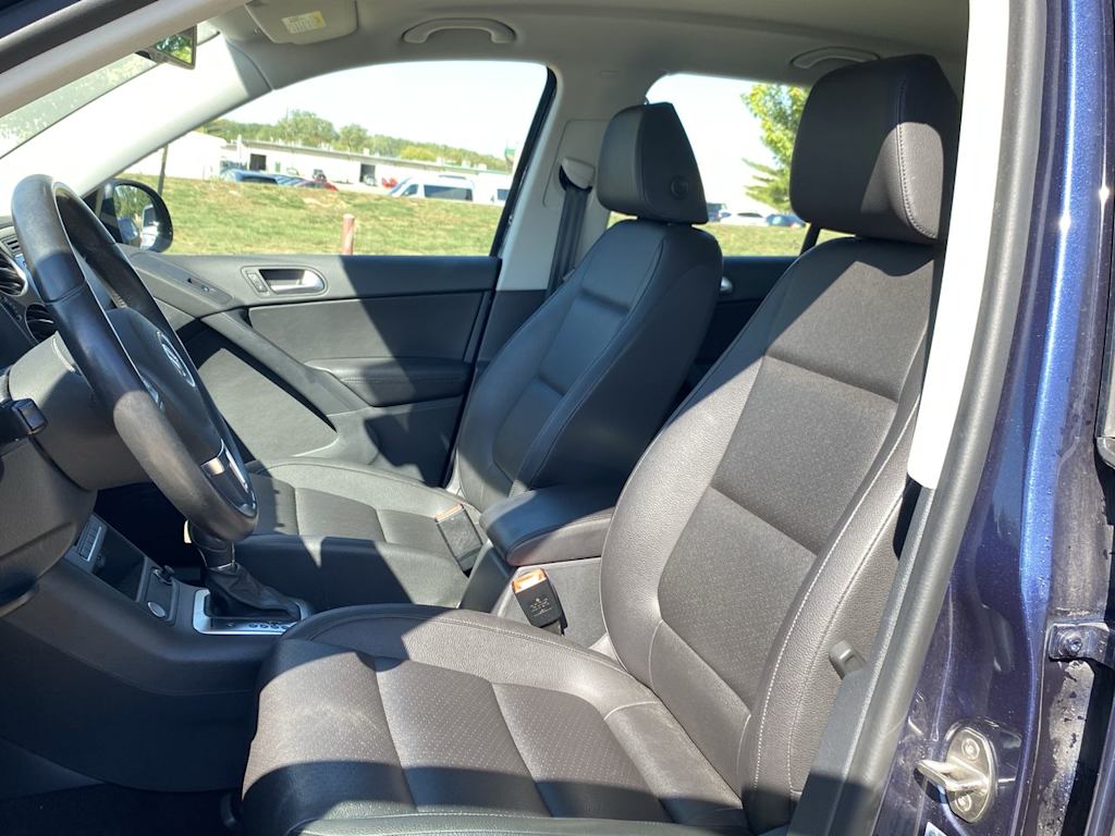 Thumbnail: 2016 Volkswagen Tiguan - 10