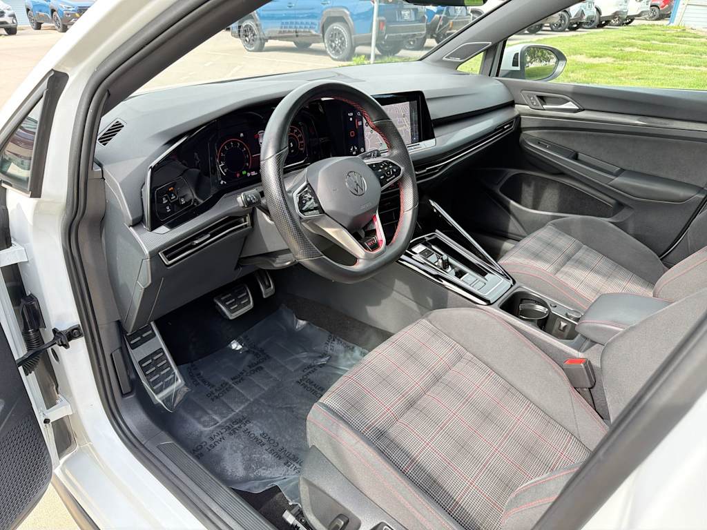 Thumbnail: 2023 Volkswagen Golf - 2