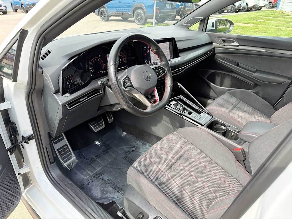 Thumbnail: 2023 Volkswagen Golf - 2