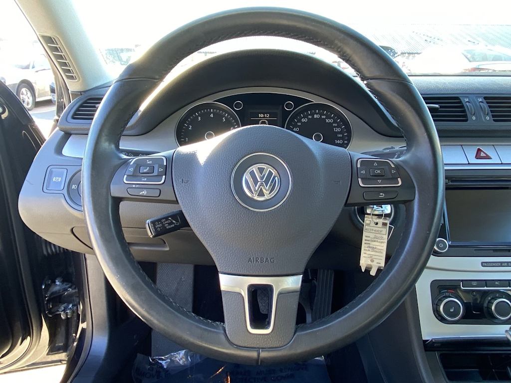 2010 Volkswagen Passat Komfort 14