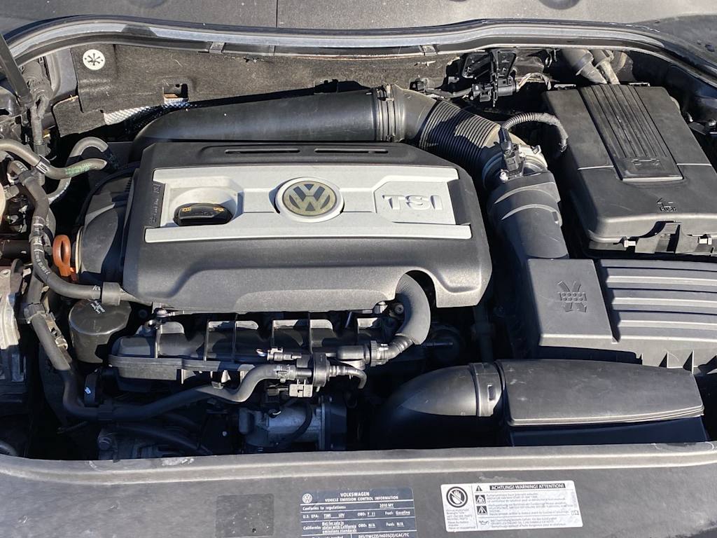 2010 Volkswagen Passat Komfort 9