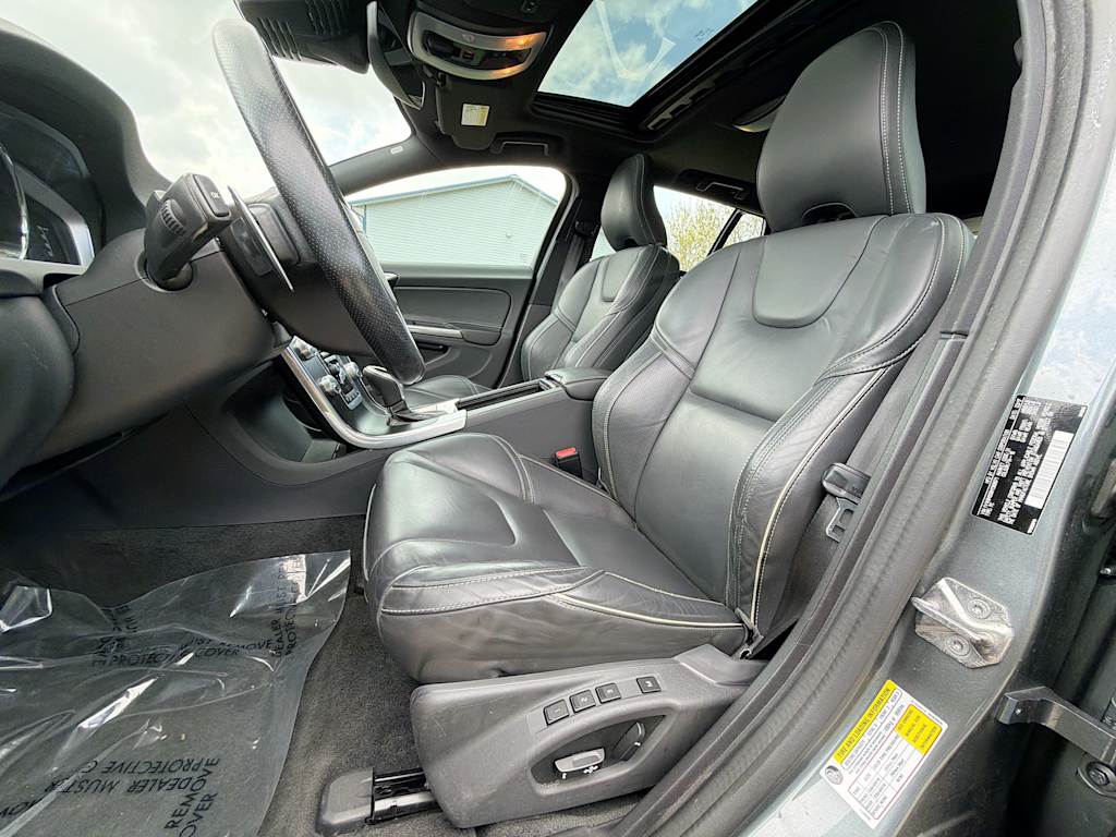 Thumbnail: 2017 Volvo V60 - 11