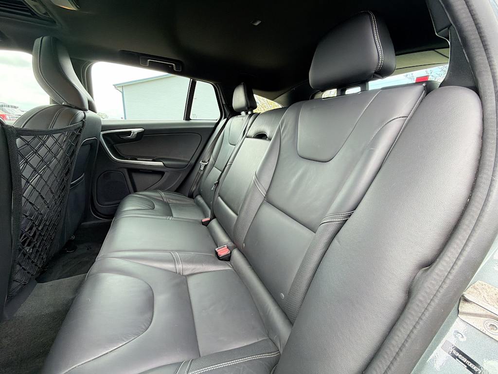 Thumbnail: 2017 Volvo V60 - 26
