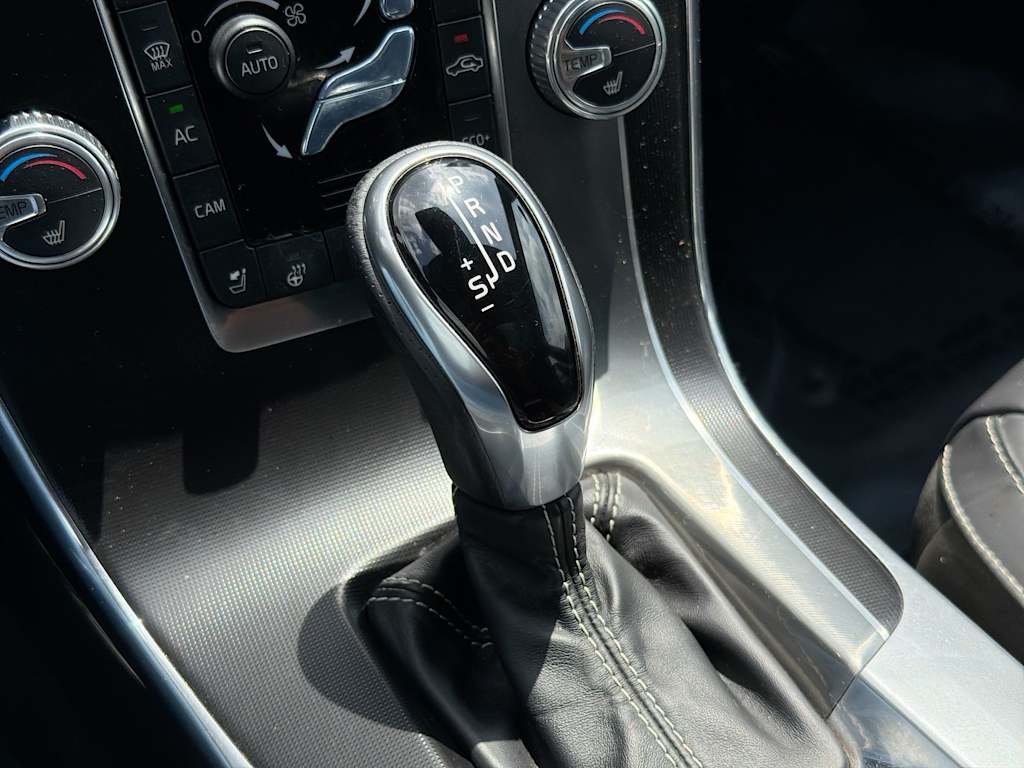 Thumbnail: 2017 Volvo V60 - 31