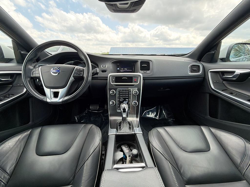Thumbnail: 2017 Volvo V60 - 10