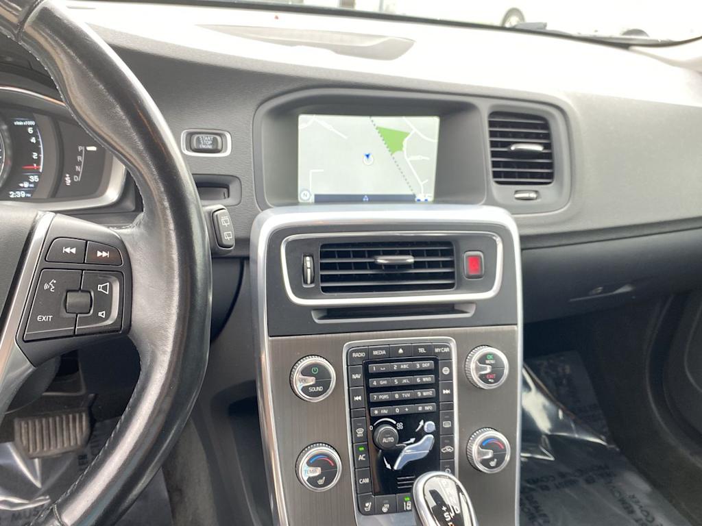 Thumbnail: 2015 Volvo V60 - 13