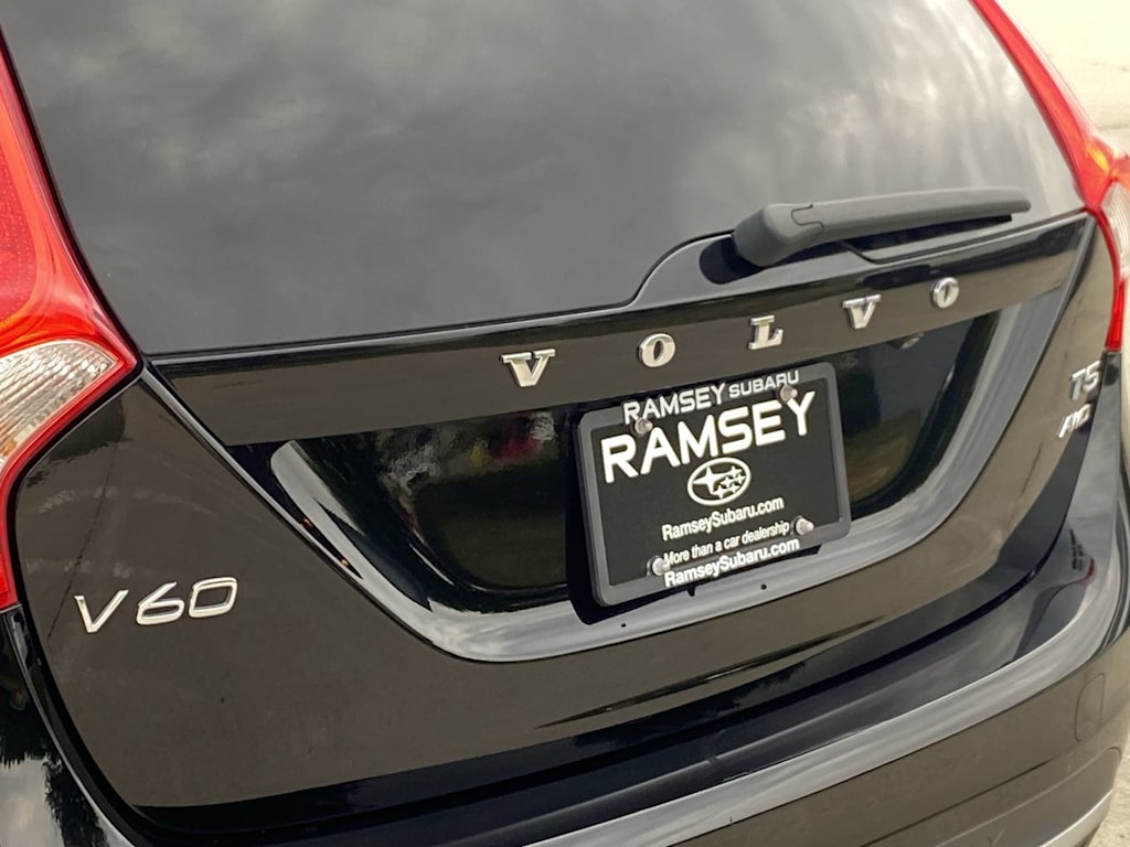 Thumbnail: 2015 Volvo V60 - 23