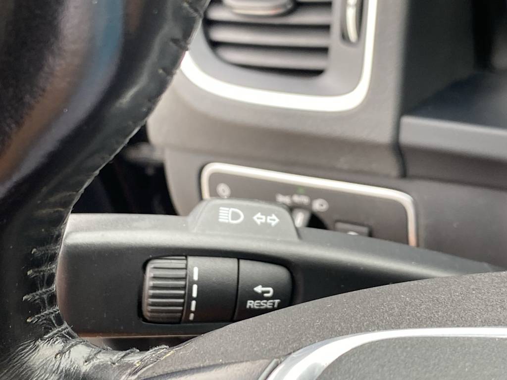 Thumbnail: 2015 Volvo V60 - 30