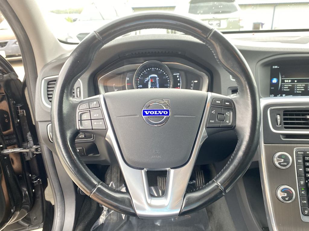 Thumbnail: 2015 Volvo V60 - 12