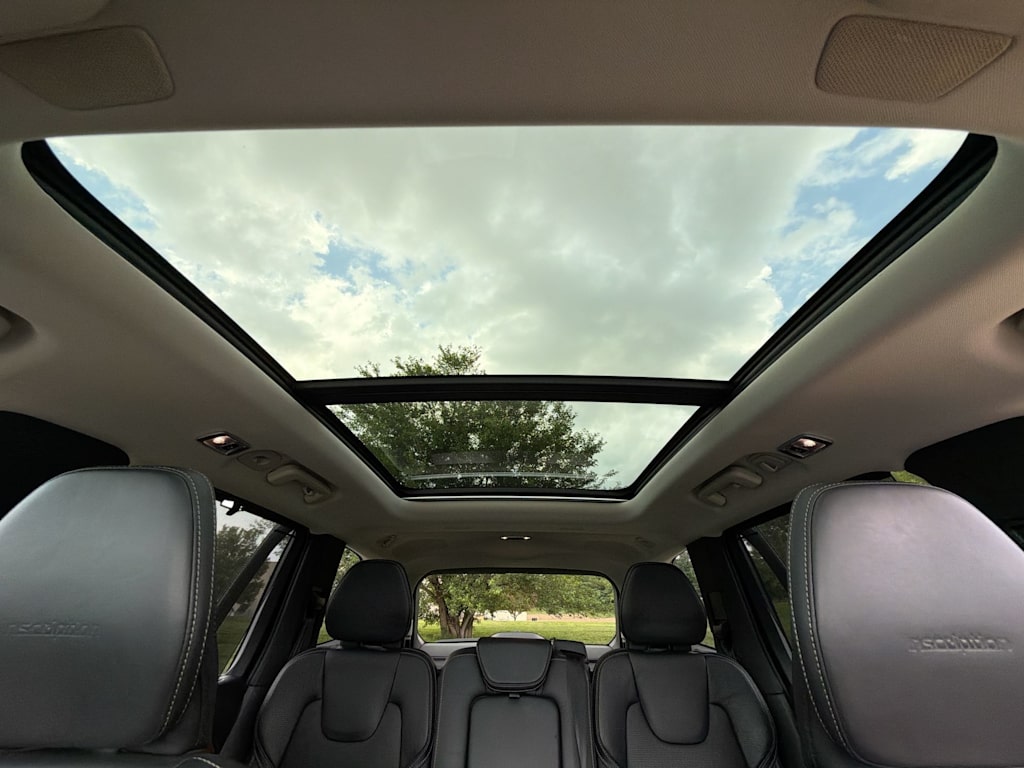 Thumbnail: 2019 Volvo XC90 - 24