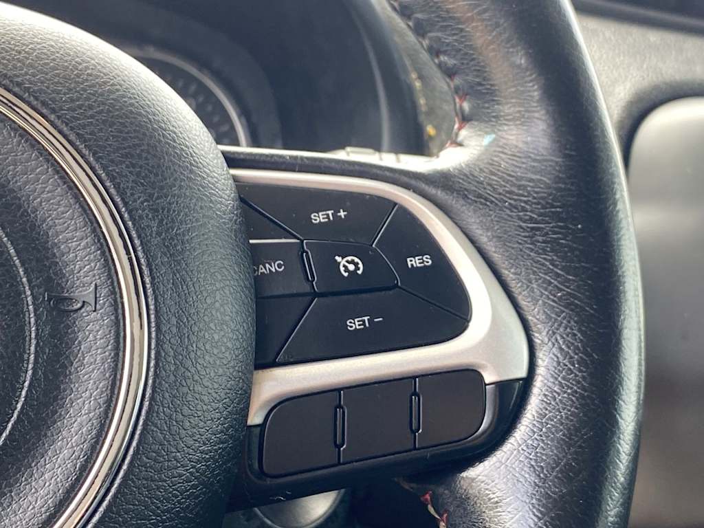 Thumbnail: 2017 Jeep Renegade - 27
