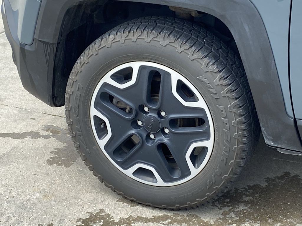 Thumbnail: 2017 Jeep Renegade - 6