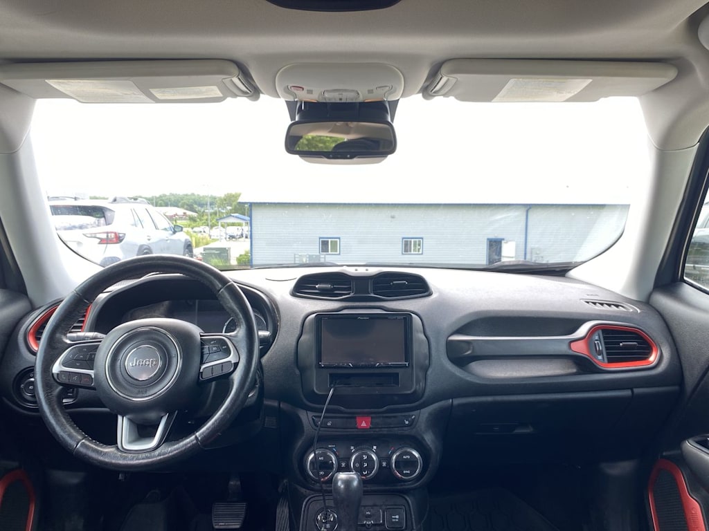 Thumbnail: 2017 Jeep Renegade - 8