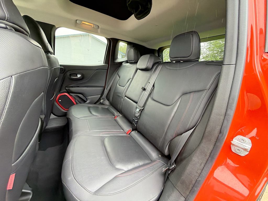 Thumbnail: 2017 Jeep Renegade - 25