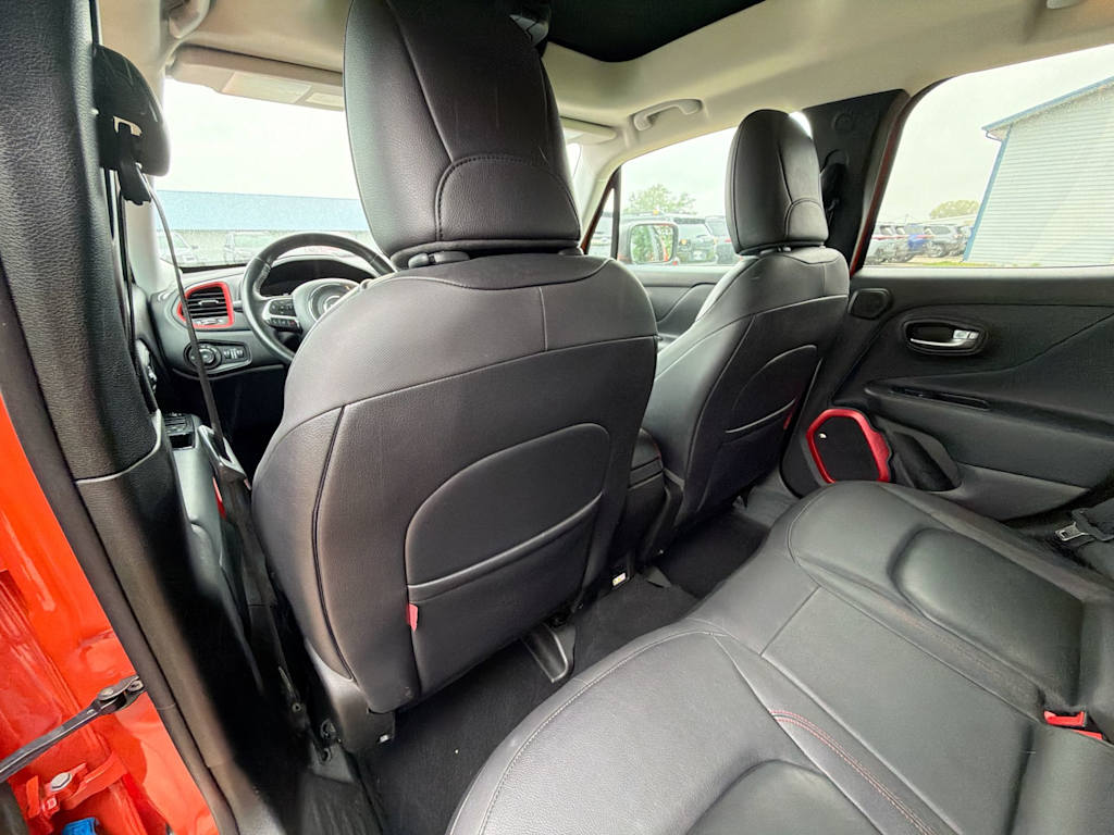 Thumbnail: 2017 Jeep Renegade - 13