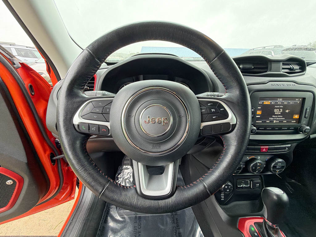 Thumbnail: 2017 Jeep Renegade - 14