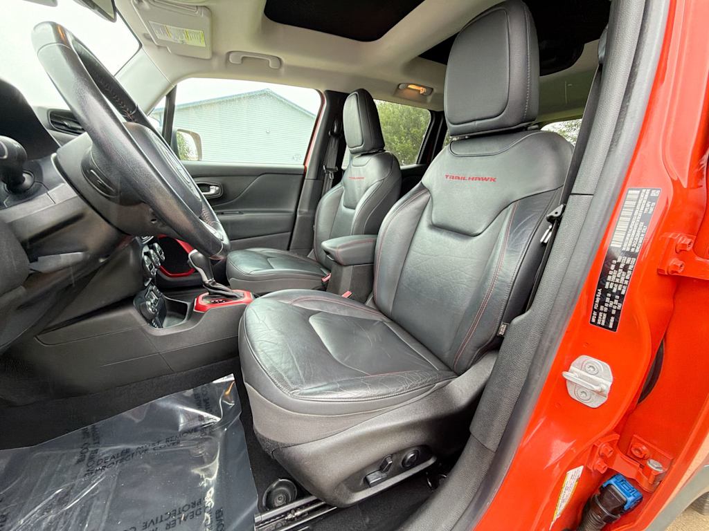 Thumbnail: 2017 Jeep Renegade - 11