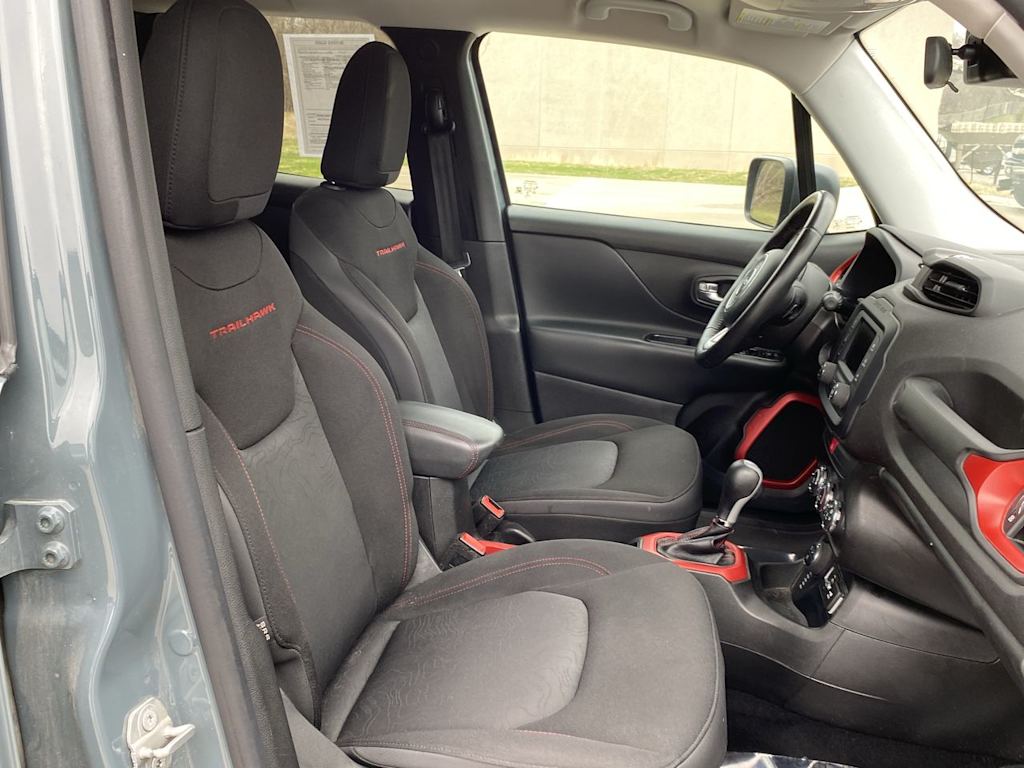 2016 Jeep Renegade Trailhawk 11