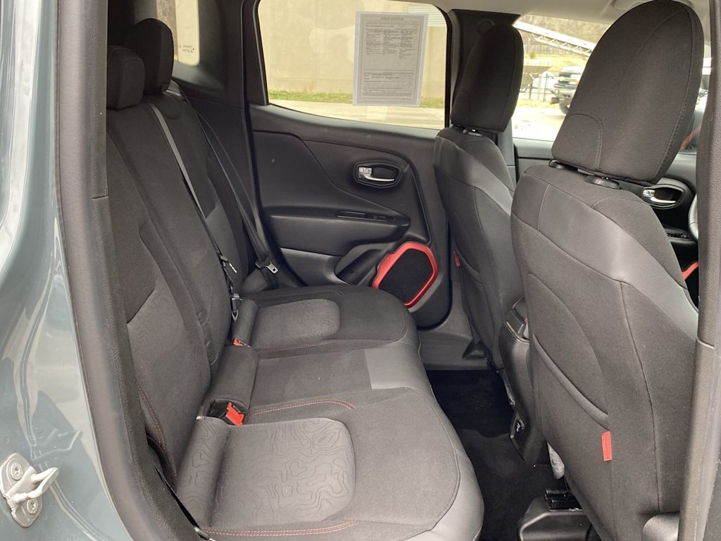 2016 Jeep Renegade Trailhawk 26