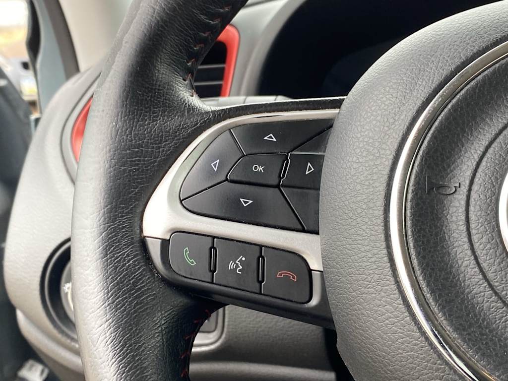 2016 Jeep Renegade Trailhawk 27
