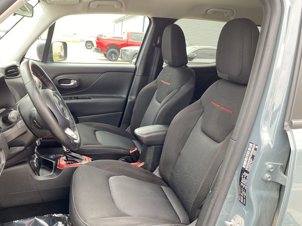 2016 Jeep Renegade Trailhawk 10