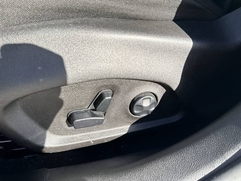 Thumbnail: 2020 Jeep Renegade - 25