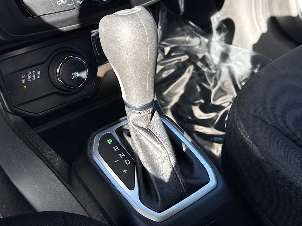 Thumbnail: 2020 Jeep Renegade - 33