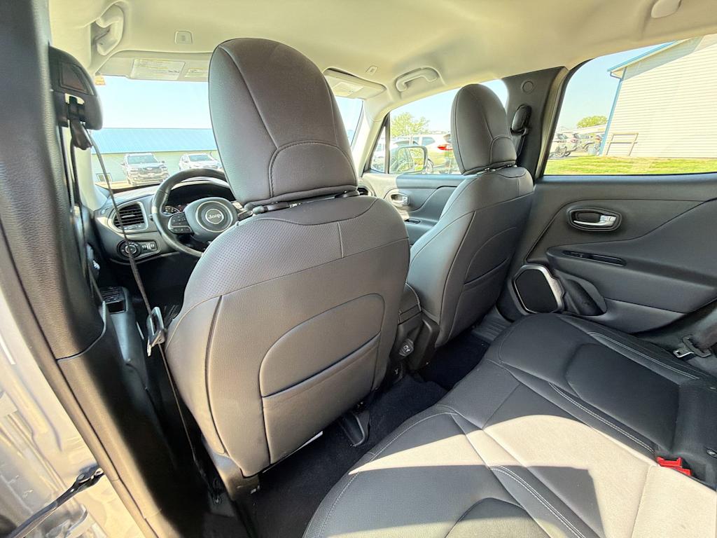Thumbnail: 2019 Jeep Renegade - 11