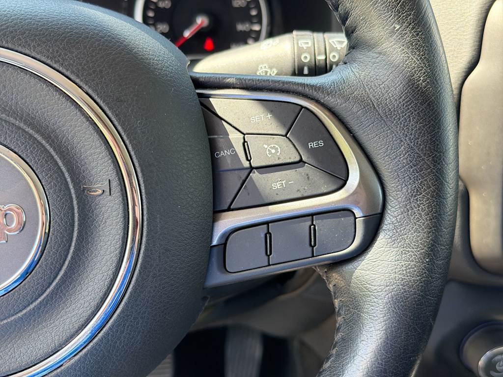 Thumbnail: 2019 Jeep Renegade - 27