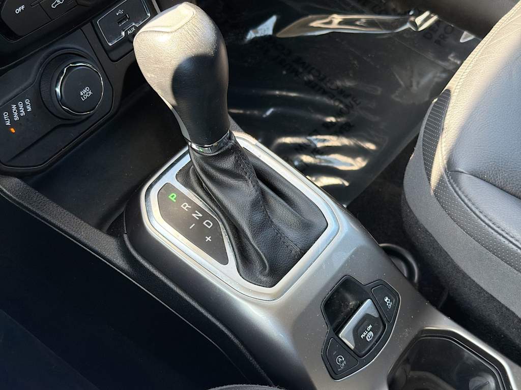 Thumbnail: 2019 Jeep Renegade - 14