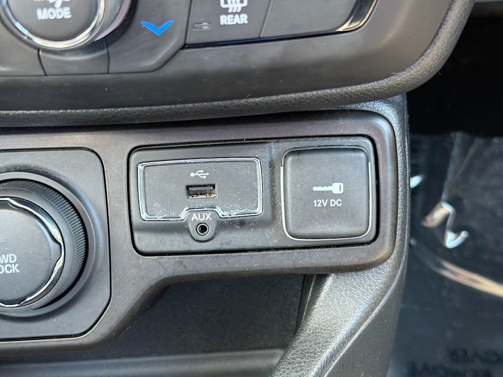 Thumbnail: 2019 Jeep Renegade - 30
