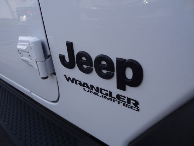 Thumbnail: 2022 Jeep Wrangler - 6