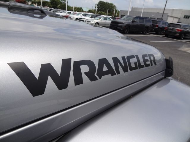 Thumbnail: 2018 Jeep Wrangler - 17