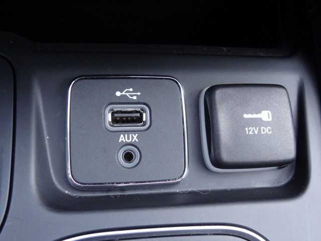 Thumbnail: 2019 Jeep Cherokee - 32