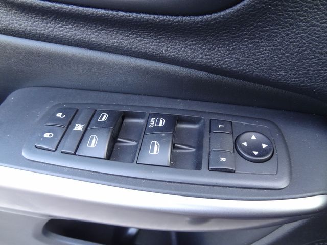 Thumbnail: 2019 Jeep Cherokee - 21