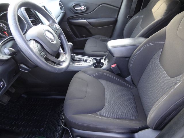 Thumbnail: 2019 Jeep Cherokee - 10