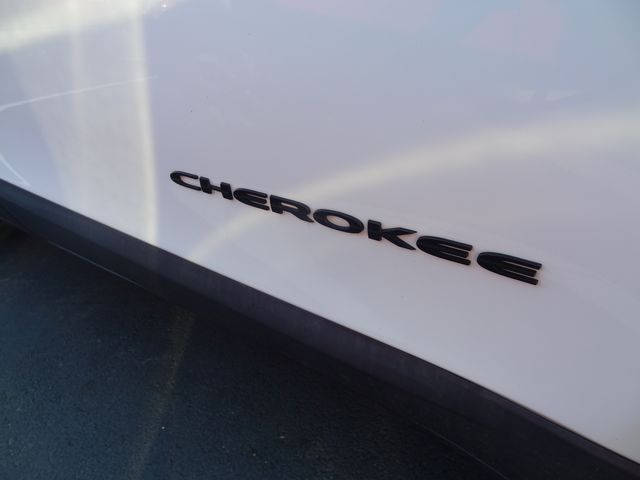 Thumbnail: 2017 Jeep Cherokee - 18