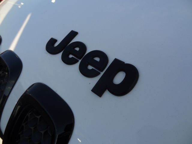 Thumbnail: 2017 Jeep Cherokee - 9