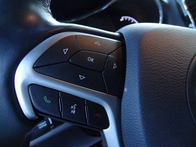 Thumbnail: 2020 Jeep Grand Cherokee - 16