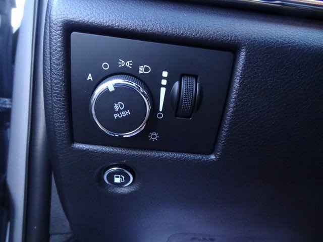 Thumbnail: 2020 Jeep Grand Cherokee - 18