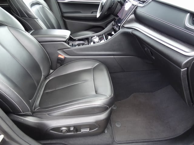 Thumbnail: 2023 Jeep Grand Cherokee - 24