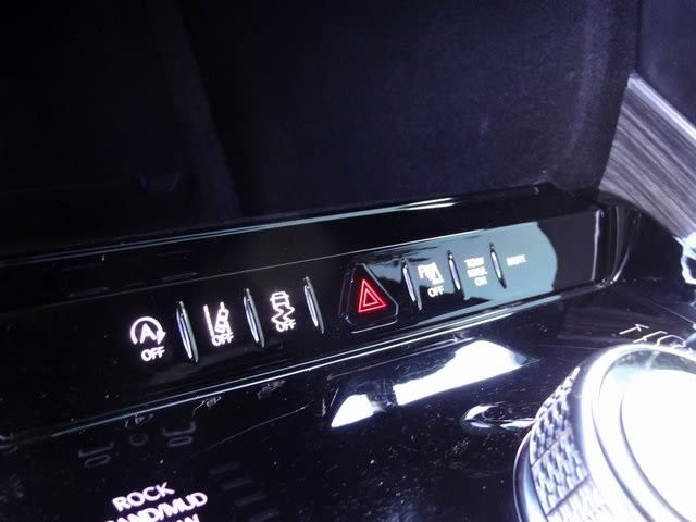 Thumbnail: 2022 Jeep Wagoneer - 18