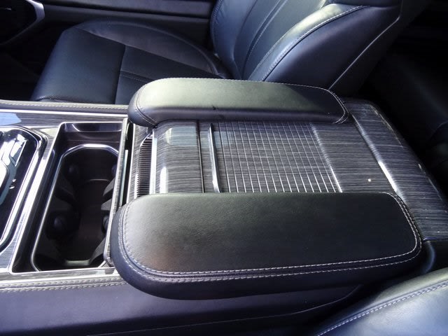 Thumbnail: 2022 Jeep Wagoneer - 19