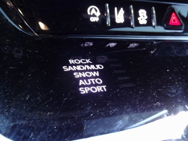 Thumbnail: 2022 Jeep Wagoneer - 9