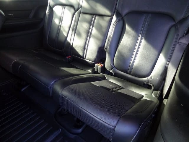 Thumbnail: 2022 Jeep Wagoneer - 21