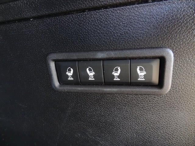 Thumbnail: 2022 Jeep Wagoneer - 23