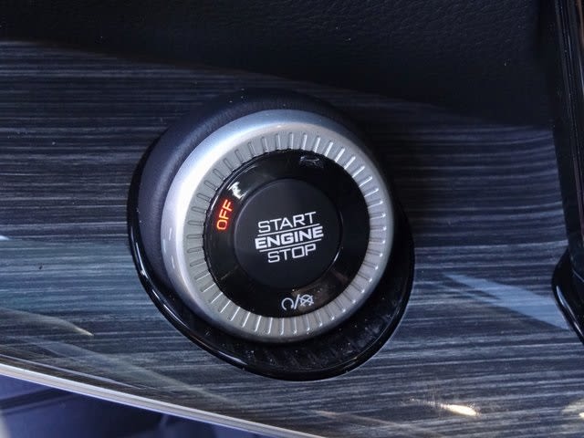 Thumbnail: 2022 Jeep Wagoneer - 16